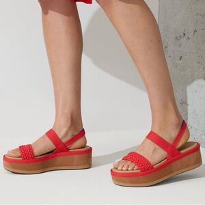 Rothy’s The Lightweight Wedge Sandal in Red Hot Woven, Size 7.5 Platform Shoe